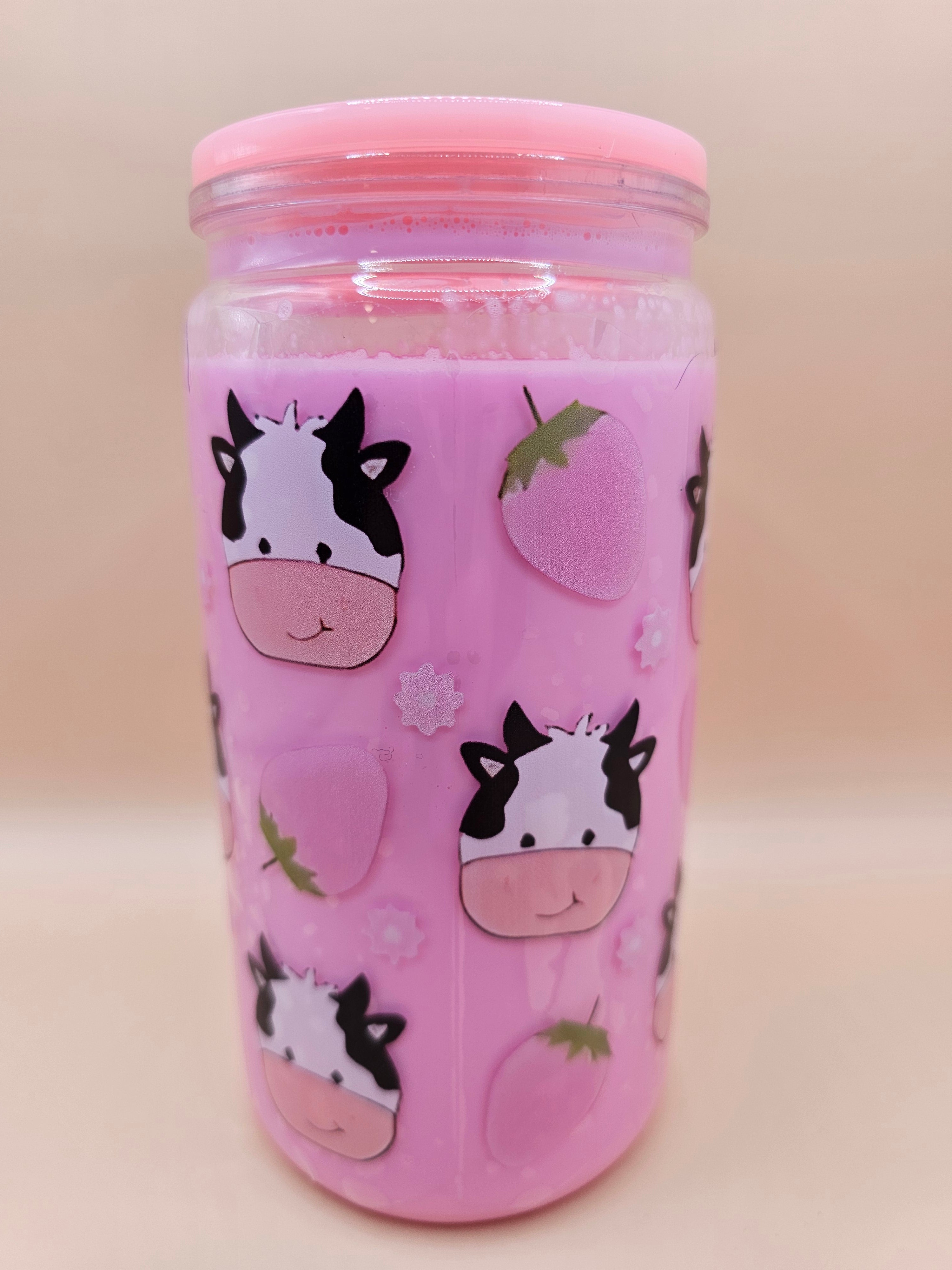 16 ounce pink plastic strawberry cow snow globe cup